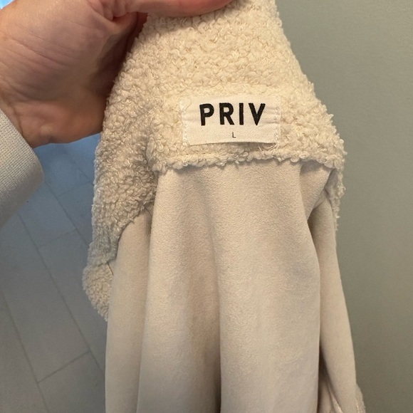 Large PRIV Cream Button-Up Sherpa Jacket​​ - Picture 2 of 8